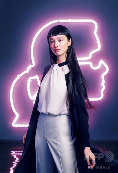 リミテッド エディション by カール・ラガーフェルド」第3弾、LINE