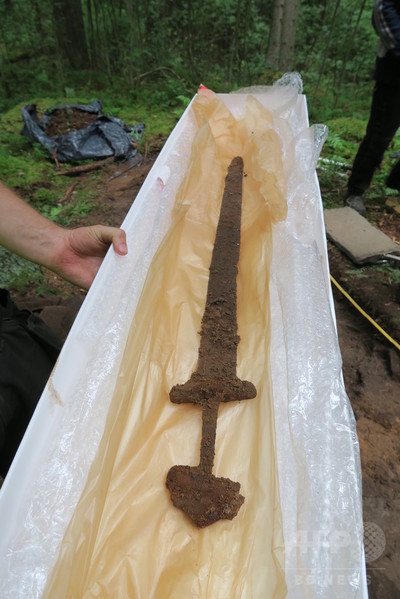 1000年前のバイキング時代の剣、フィンランドで発見 写真4枚 国際