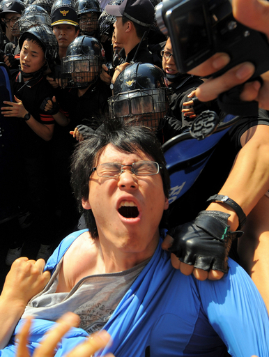 韓国、米国産牛肉の輸入再開へ　抗議集会なおも続く