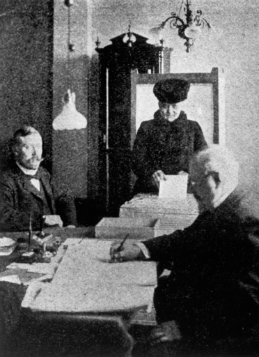 女性の国政参与権獲得から1世紀 - フィンランド