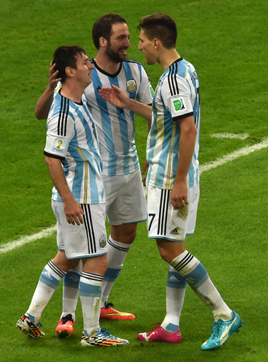 メッシ、イグアインのバルセロナ移籍を歓迎