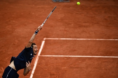 メドベージェフがヘルニア手術へ 最大2か月離脱の見通し