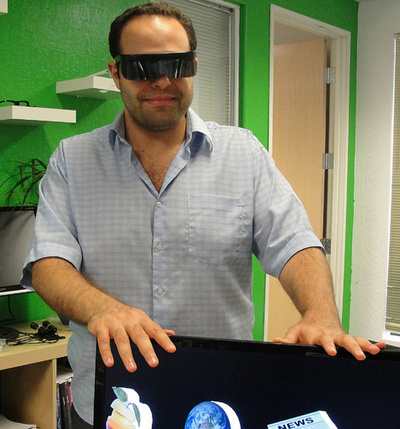 「マイノリティ・リポート」が現実に？仮想物体を操れる3D眼鏡