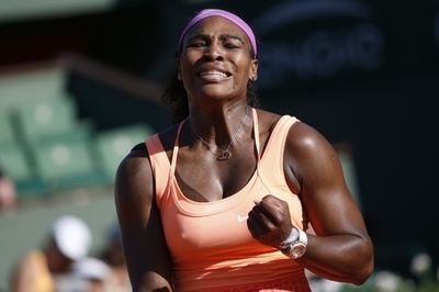 セレーナ、体調不良もバシンスキー退け決勝進出 全仏オープン