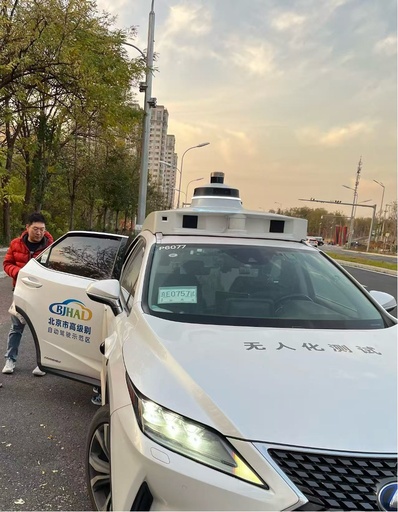 中国で「無人タクシー」試乗が新トレンドに