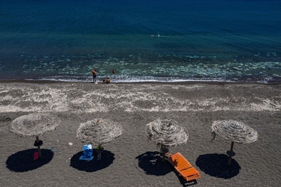 ギリシャ、観光再開前にドイツ人医師170人をリゾートに無料招待