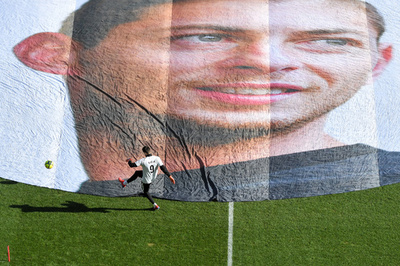 サラ選手墜落事故の操縦士「壊れそう」 機体の危険認識 英BBC