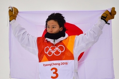 平野が男子ハーフパイプで2大会連続の銀メダル、ホワイトが逆転の金