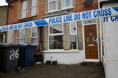 テロリストを特定するためのマニュアルを公開 英国