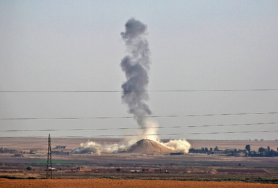 有志連合、パリ同時攻撃関与のIS幹部ら殺害 ラッカで空爆