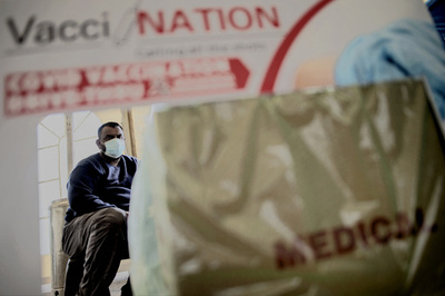  南ア、各国の渡航制限は「不当」