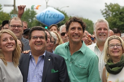 カナダ首相、ゲイパレード参加 モントリオールで今夏3回目