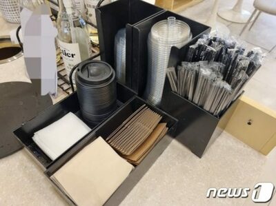 「なぜ一般のカフェだけ取り締まり？」…韓国の無人カフェ、使い捨て品の規制外