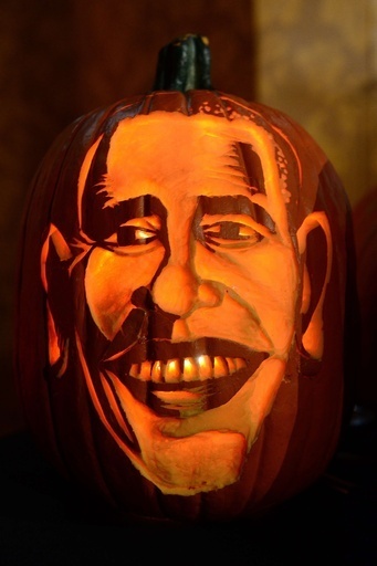 有名人の似顔絵ハロウィーン・カボチャ、NYに登場