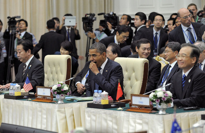 東アジアサミット、オバマ大統領もくたくた？