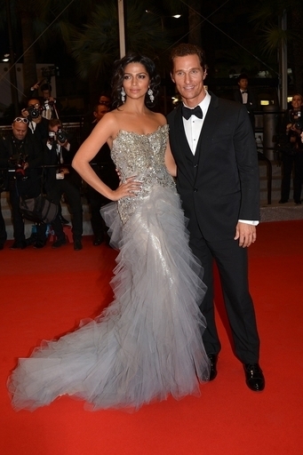 M・マコノヒー、婚約者のブラジル人モデルと挙式