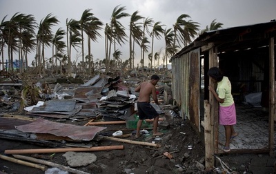 台風30号による死者、5200人超える フィリピン