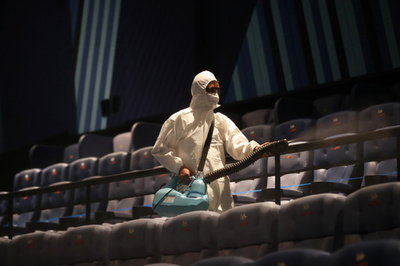 中国の映画館が半年ぶりに再開、入場率30％や名前登録などの感染対策