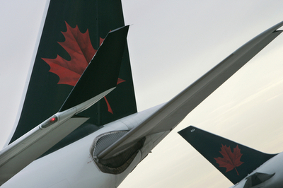 老人に変装し密航、アジア人男性が拘束後に亡命希望 カナダ