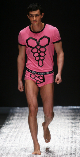 ＜08/09年秋冬モスクワ・コレクション＞スマルトら、新作を発表