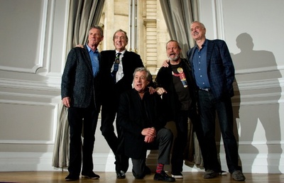 英モンティ・パイソンが再結成、最後の舞台から30年ぶり