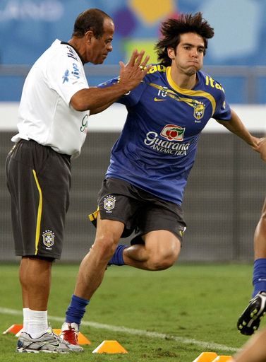 W杯に出場する強豪国が14日の親善試合で対戦