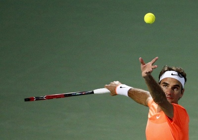 フェデラー、驚異の20連続ポイントで8強 ドバイ・テニス選手権