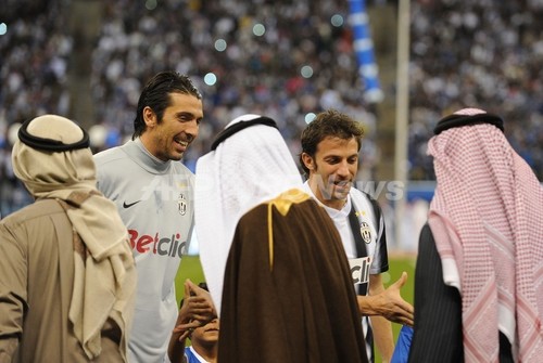 デアイエ氏引退試合、ユベントスが大勝 写真10枚 ファッション ニュースならMODE PRESS powered by AFPBB News