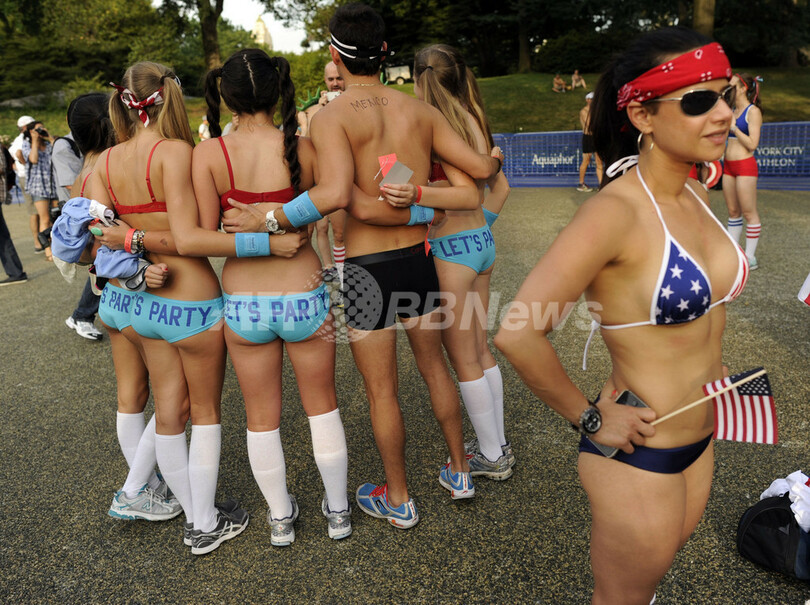 下着姿でダッシュ、NYセントラルパーク