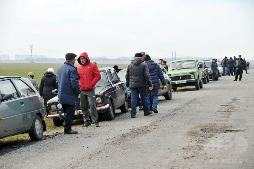 ウクライナで弾薬庫爆発、2万人避難 「破壊工作」と軍