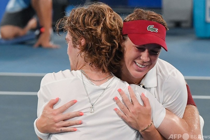 パフリュチェンコワ/ルブレフ組が混合ダブルス金、同胞対決に勝利