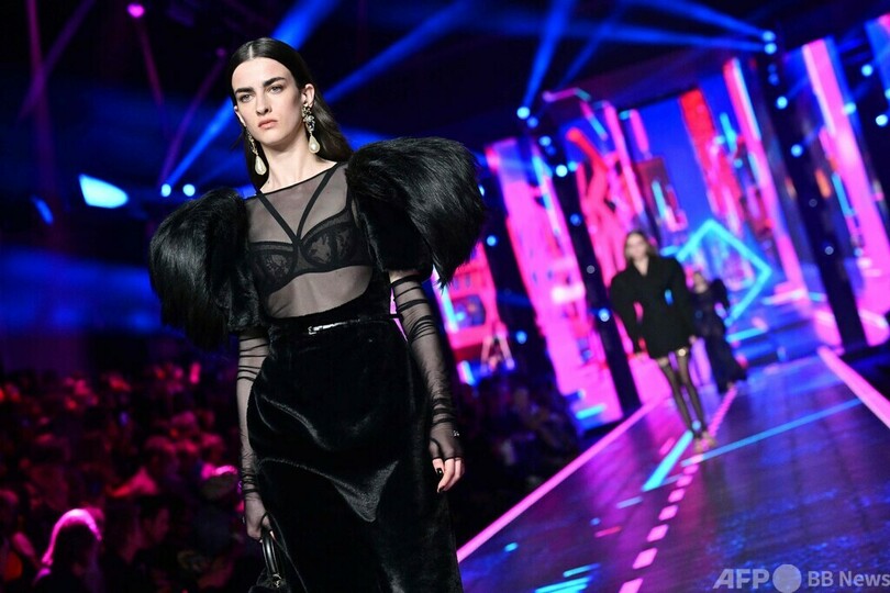 ファッションショーから支援活動へ 伊ミラノのウクライナ人モデル