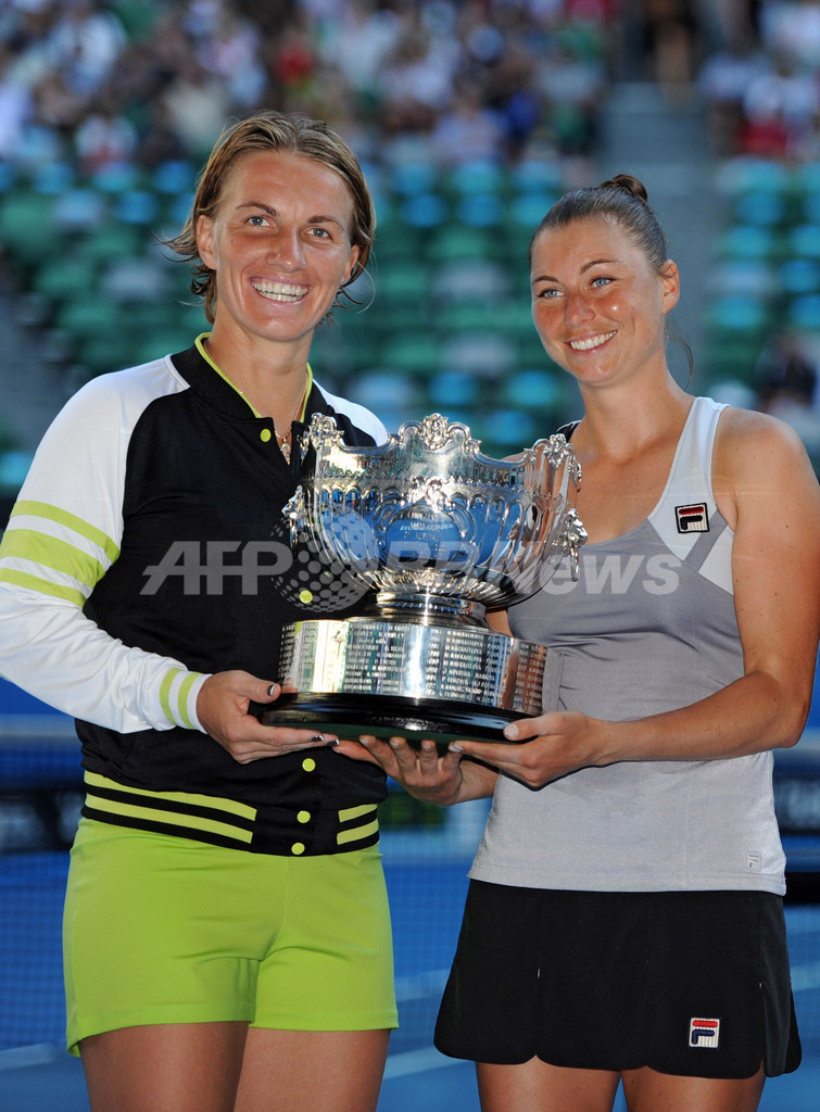 クズネツォワ/ズボナレワ組が女子ダブルス優勝、全豪オープン 写真10枚 国際ニュース:AFPBB News