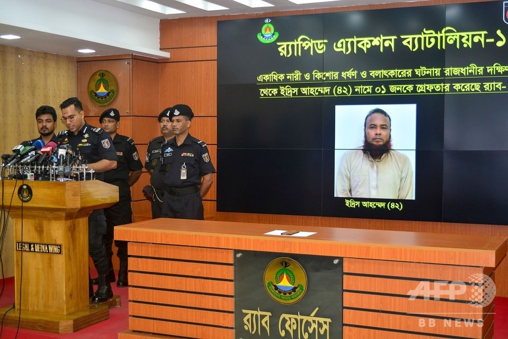 【バングラデシュ】イスラム神学校で教え子の12～19歳男子生徒12人をレイプした容疑で教師を逮捕 [07/23] 	YouTube動画>1本 ->画像>3枚 