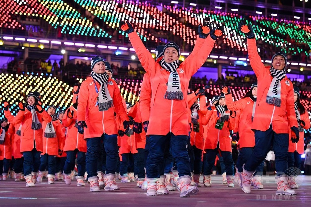 オファー 平昌五輪を特集 開会式に乱入し 傍若無人に振る舞った 赤い服の男 につい