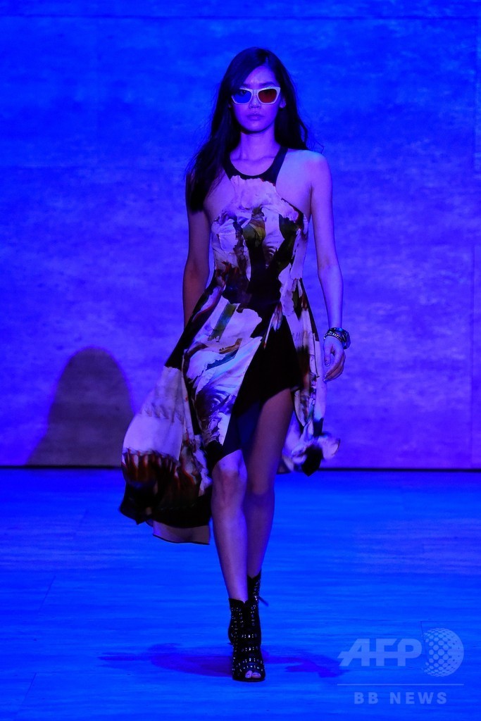 3Dメガネで見るコレクション！？「レベッカ・ミンコフ」15年春夏