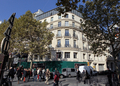 パリ・シャンゼリゼ（Champs-Elysees）通りに建設中の「マークス・アンド・スペンサー（Marks &amp; Spencer）」店舗（2011年10月21日撮影）。(c)AFP/JACQUES DEMARTHON