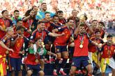 スペインが2度目のW杯制覇、10人のアルゼンチンを延長の激闘で下す