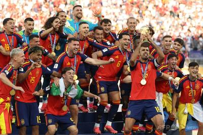 スペインが2度目のW杯制覇、10人のアルゼンチンを延長の激闘で下す