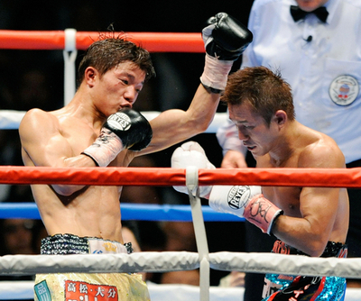 亀田大毅が初防衛、坂田に判定勝ち