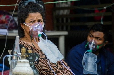 酸素供給切れで患者5人死亡、コロナ急増のネパール