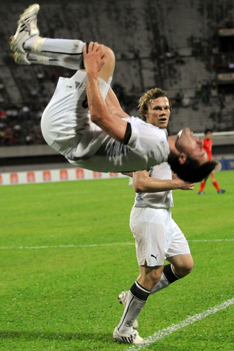 ウズベキスタン シンガポールに圧勝