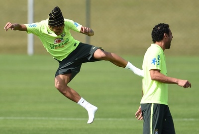 ブラジルがメキシコ戦に向けて練習再開、控え組は試合