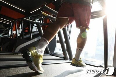 花束、早朝帰宅、ドライブレコーダーの映像消去…「夫に関する状況証拠」韓国女性が怒りの投稿