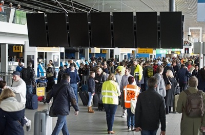 オランダ首都で大規模停電、空港まひなど混乱