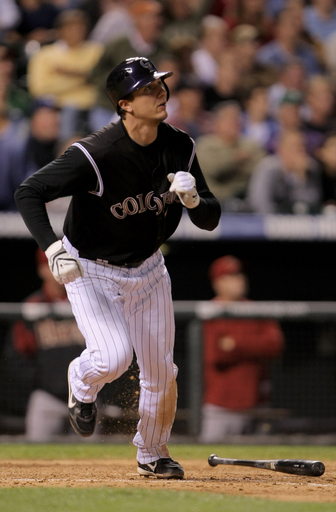 ロッキーズ ダイヤモンドバックスに大勝しプレーオフ進出に望みつなぐ