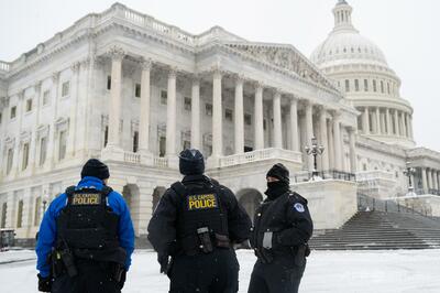 トランプ氏恩赦の米議会襲撃者、交通検問中の警官が射殺