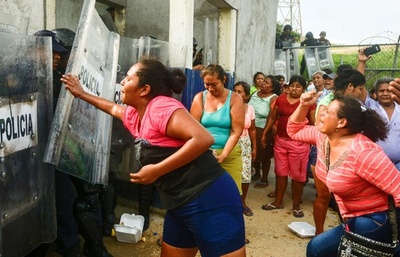 メキシコ刑務所内で対立グループが暴動、28人死亡 斬首も