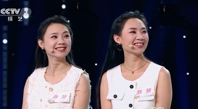 三十数年ぶりに双子の姉妹が再会 息子らは何と同じ名前 中国