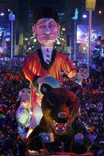 南仏ニースでカーニバル、華やかに開幕